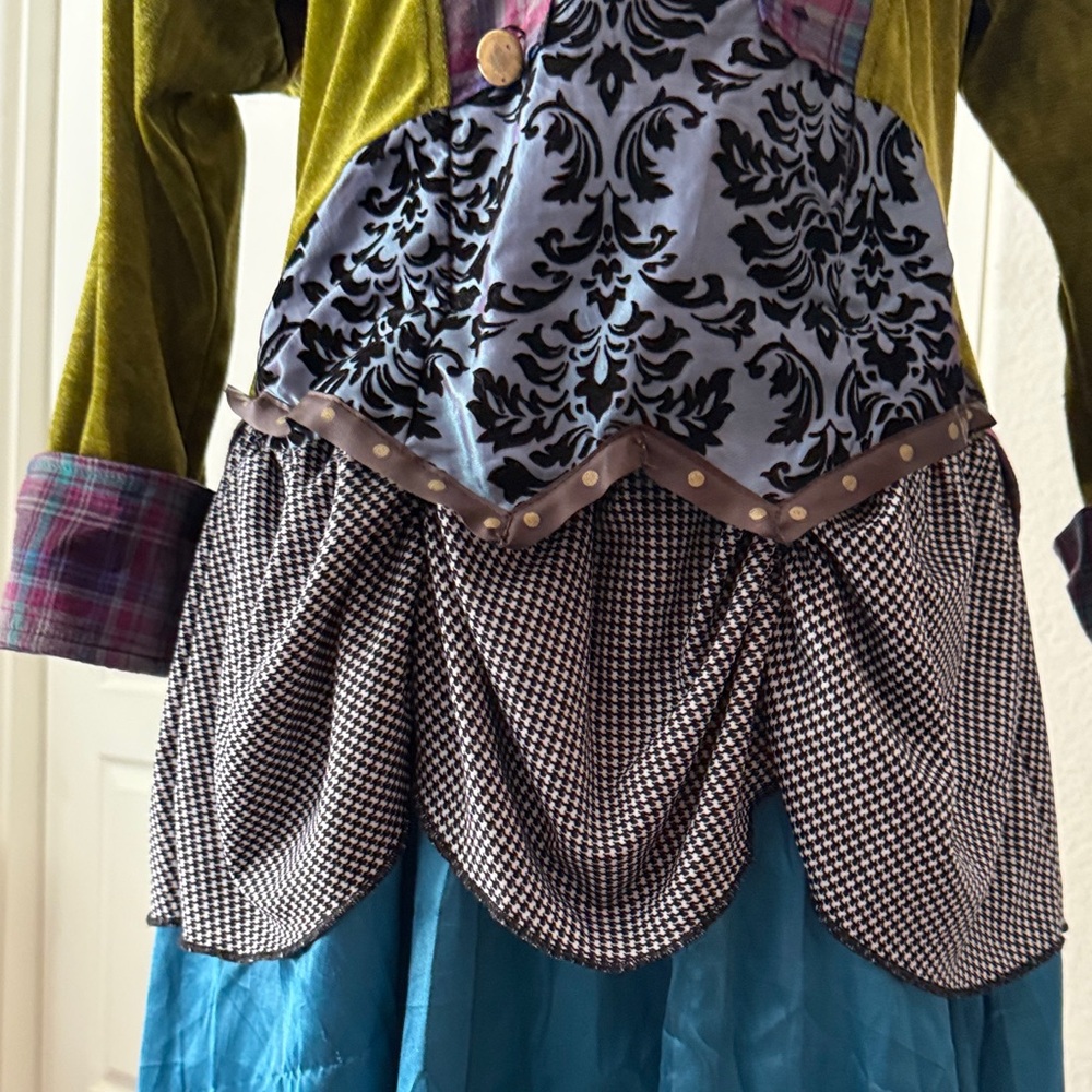 Olive Green Velvet Puff Sleeve Tailcoat Dress - Picture 5 of 11